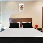 Super Townhouse Mansarovar Near Metro Station